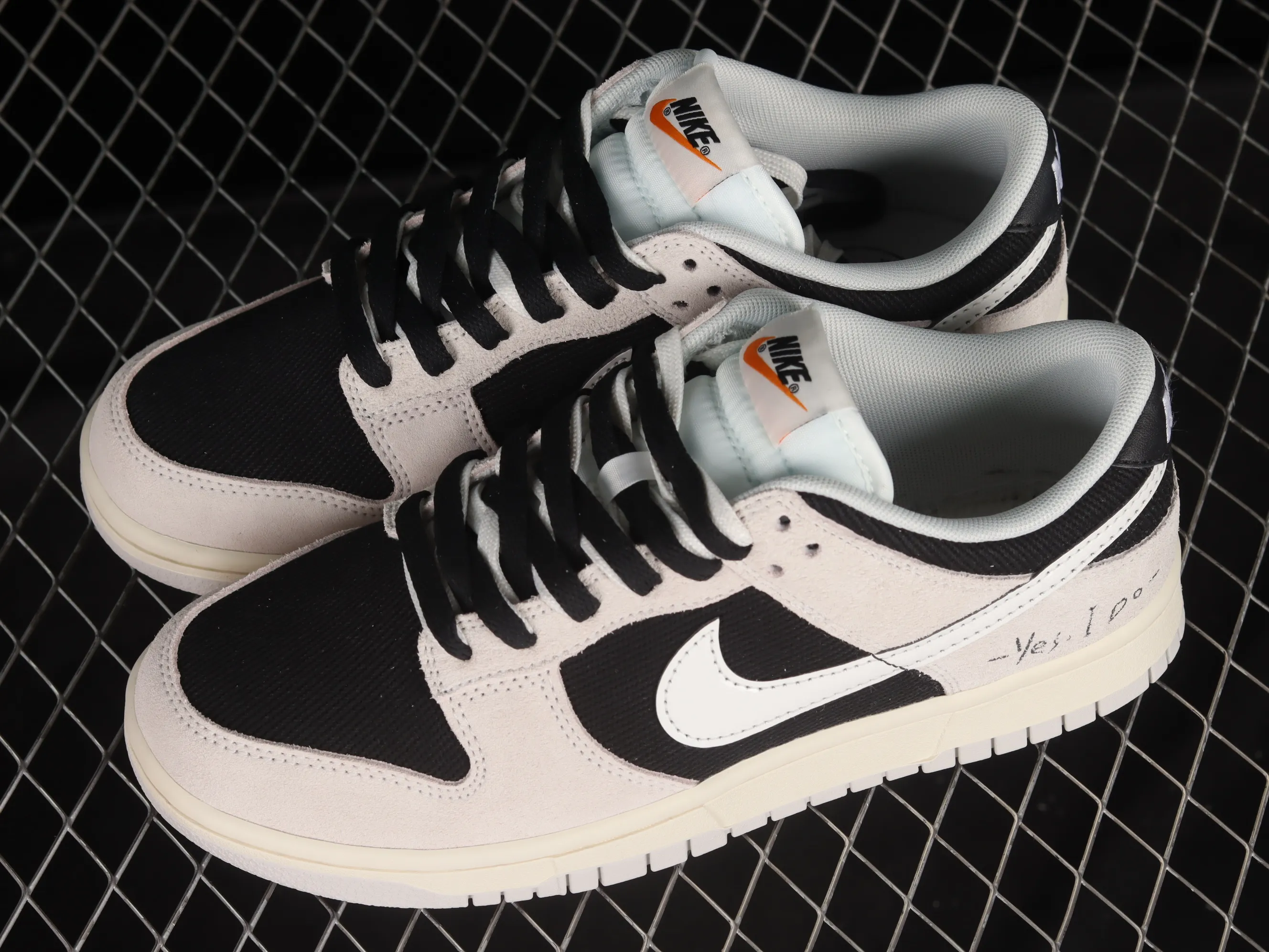 All categories Nk SB Dunk series Nk SB Dunk Low low-top sneakers Nk Dunk Low black dust color SB smashed backboard fashion casual sneakers DO9776-001